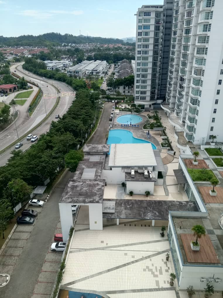 Horizon Residence,High Floor,Renovated,Bukit Indah,Gelang Patah,Full Loan image