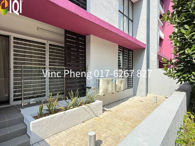 RARE GARDEN UNIT 1399sqft RENOVATED Condo @ Admiral Residence image