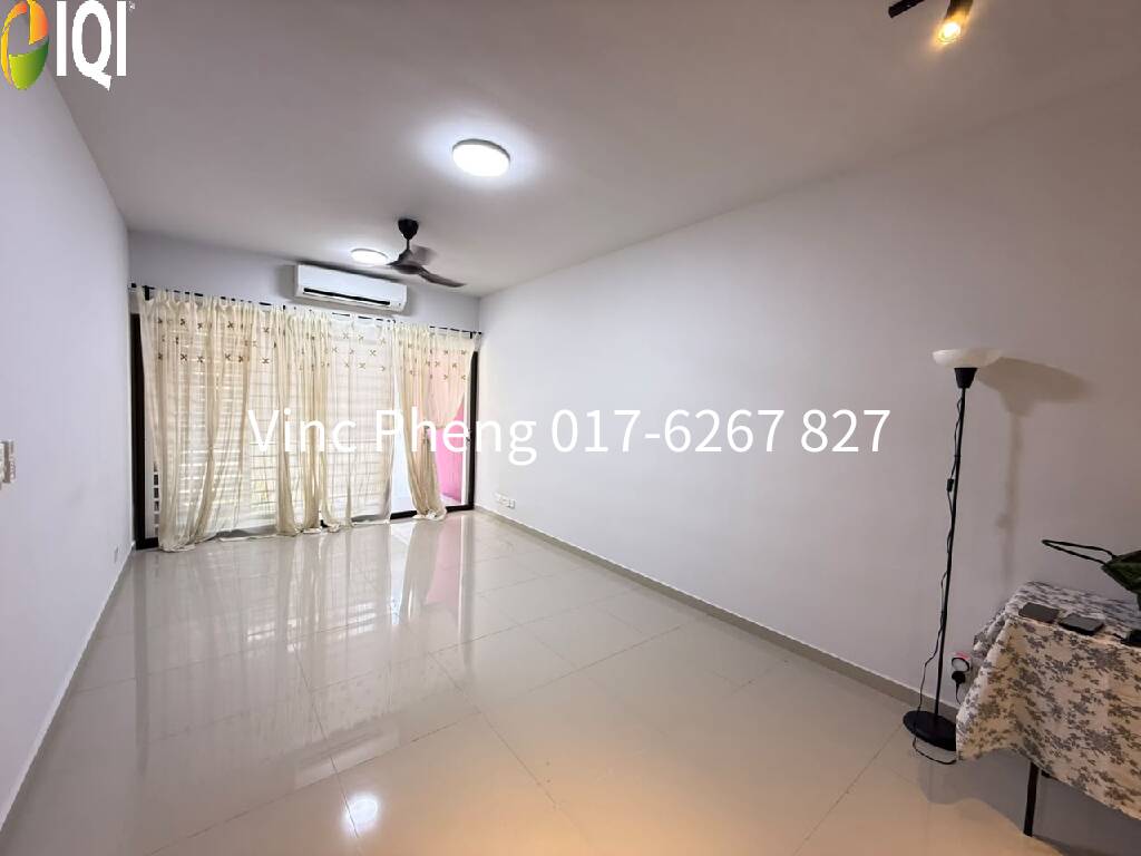 RARE GARDEN UNIT 1399sqft RENOVATED Condo @ Admiral Residence image