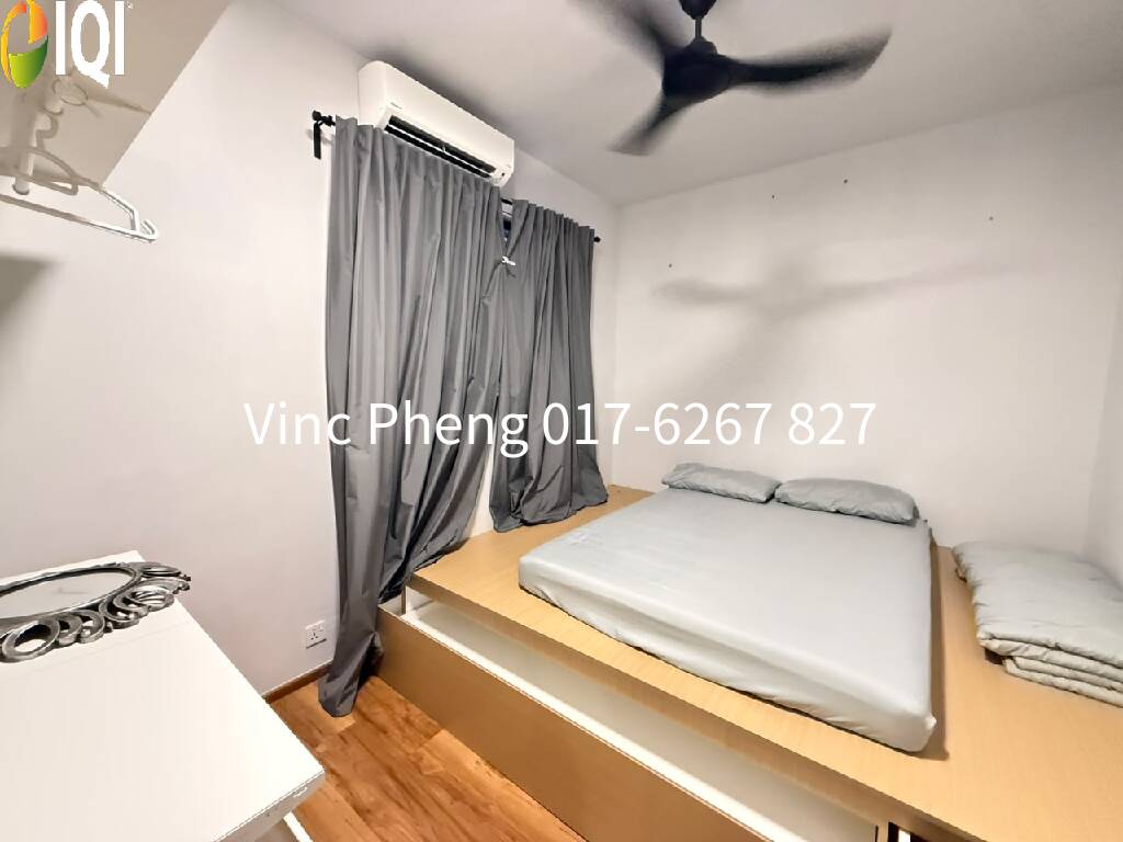 RARE GARDEN UNIT 1399sqft RENOVATED Condo @ Admiral Residence image