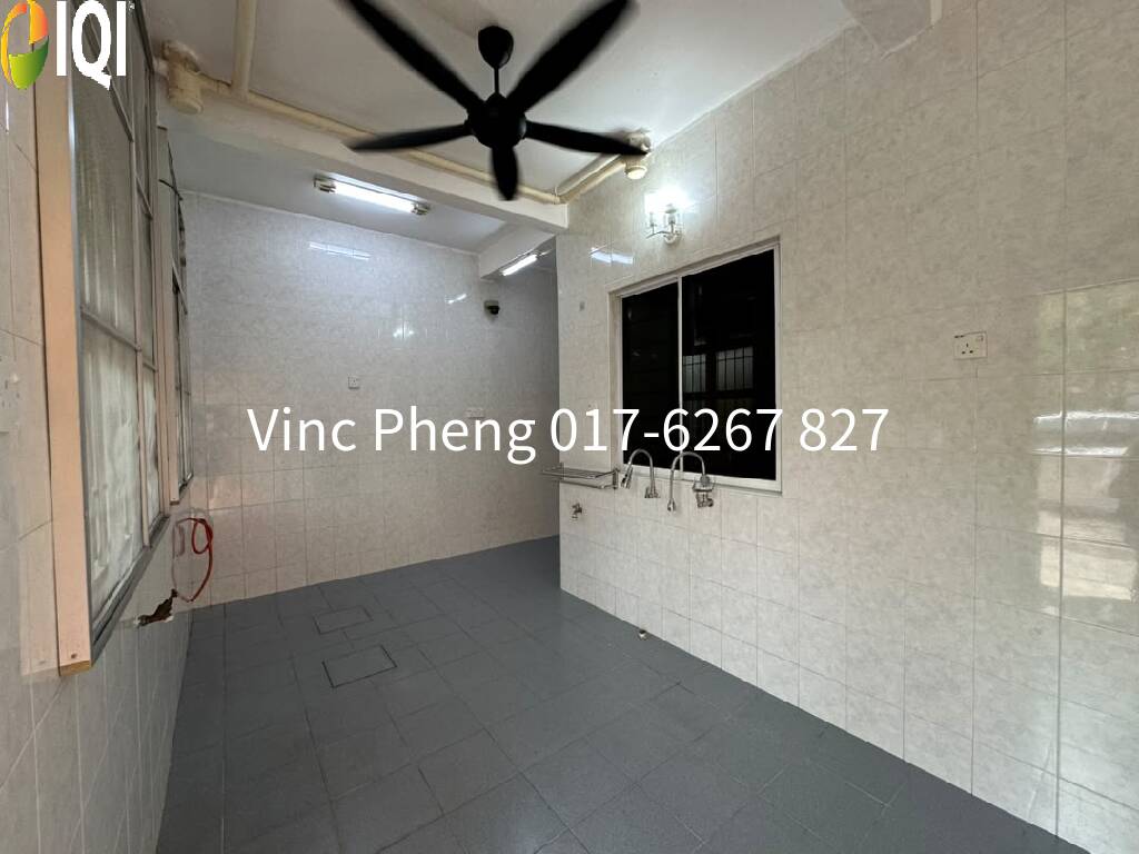 NEAR TOWN！FULLY RENOVATED FREEHOLD 3+1R @ Kampung Lapan Melaka   image