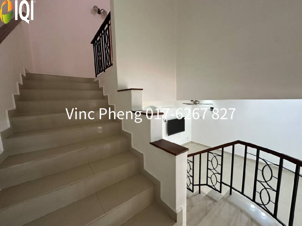 NEAR TOWN！FULLY RENOVATED FREEHOLD 3+1R @ Kampung Lapan Melaka   image