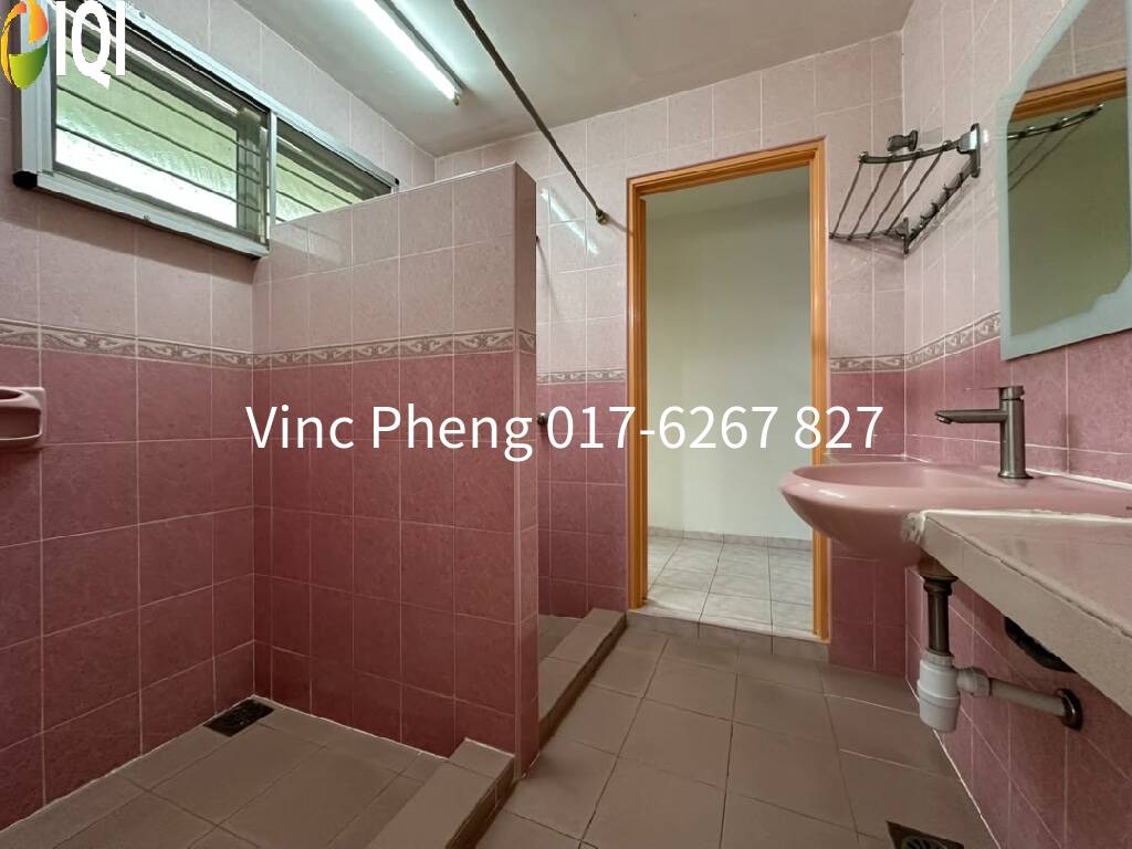 NEAR TOWN！FULLY RENOVATED FREEHOLD 3+1R @ Kampung Lapan Melaka   image