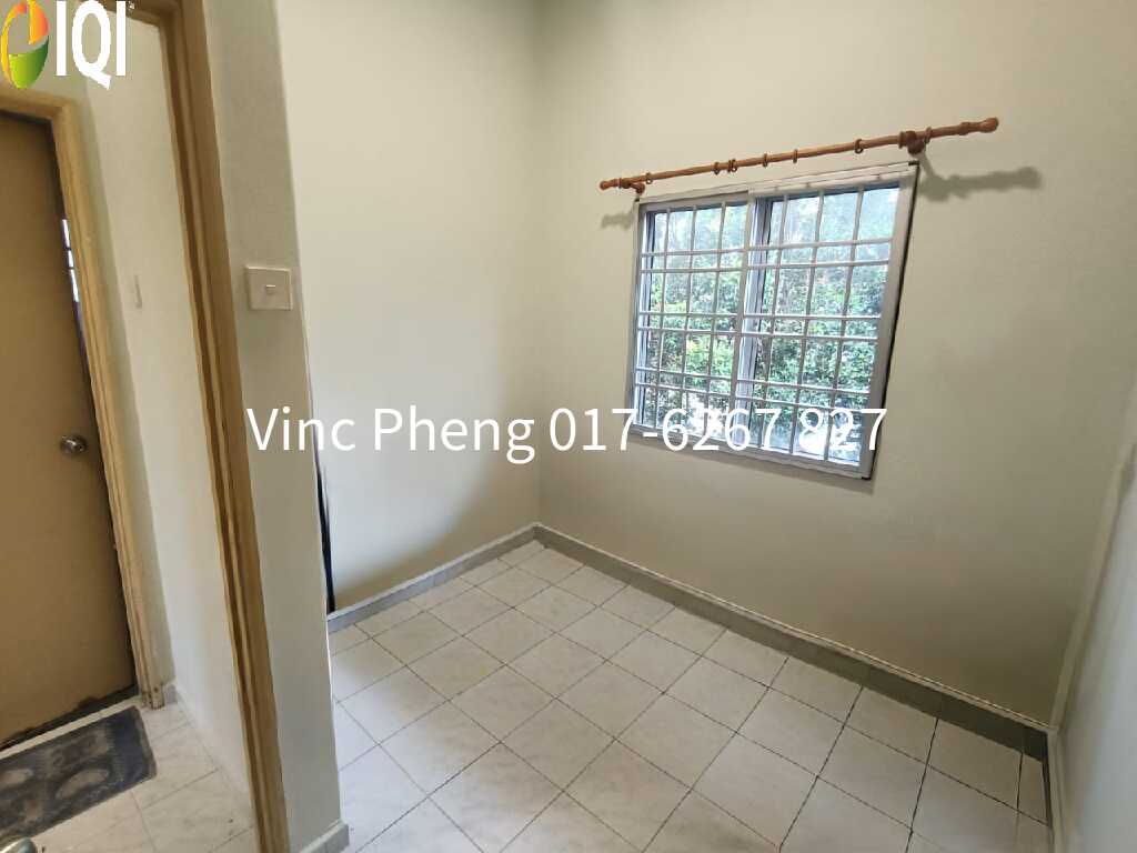 HOT DEAL! WELL MAINTAIN Tiara Condo 3BR @ Ayer Keroh   image