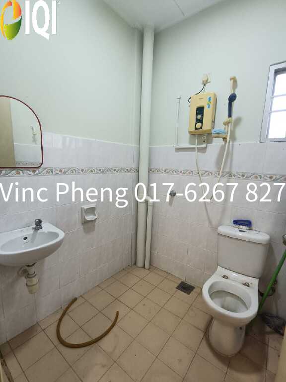 HOT DEAL! WELL MAINTAIN Tiara Condo 3BR @ Ayer Keroh   image