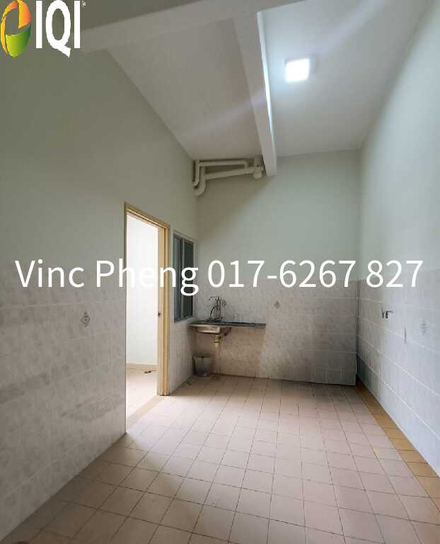HOT DEAL! WELL MAINTAIN Tiara Condo 3BR @ Ayer Keroh   image