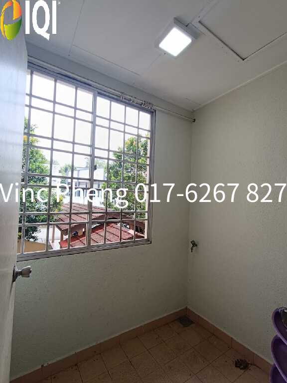 HOT DEAL! WELL MAINTAIN Tiara Condo 3BR @ Ayer Keroh   image