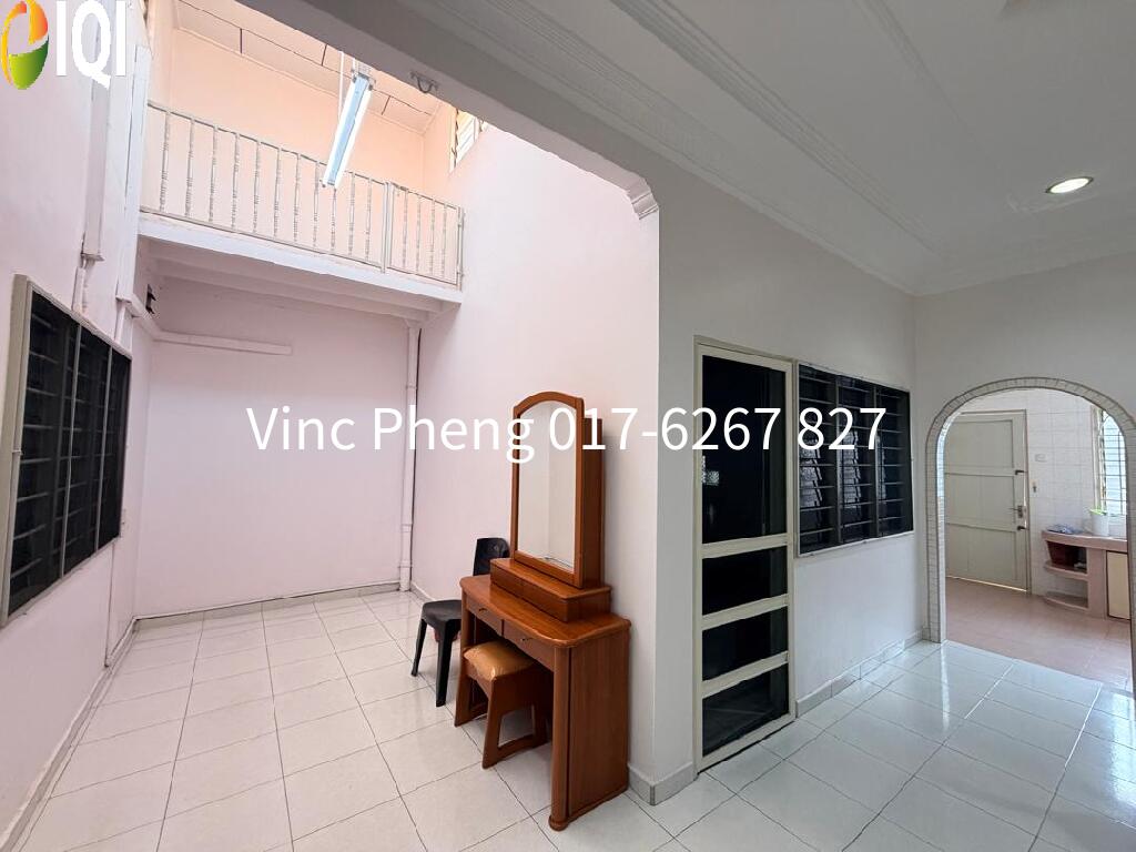 HOT RENTAL! 3R1B FURNISHED Terrace Near Manipal @ Tmn Sin Hoe Bukit Baru photo