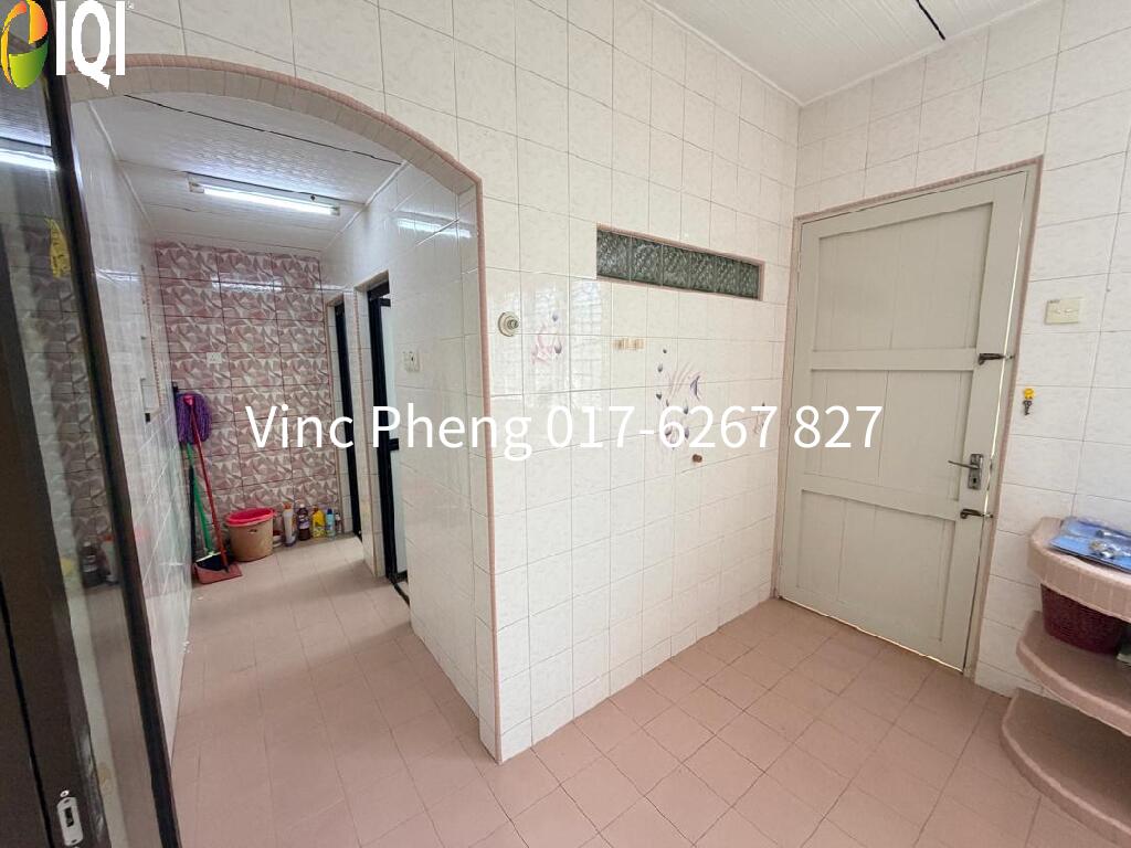 HOT RENTAL! 3R1B FURNISHED Terrace Near Manipal @ Tmn Sin Hoe Bukit Baru photo