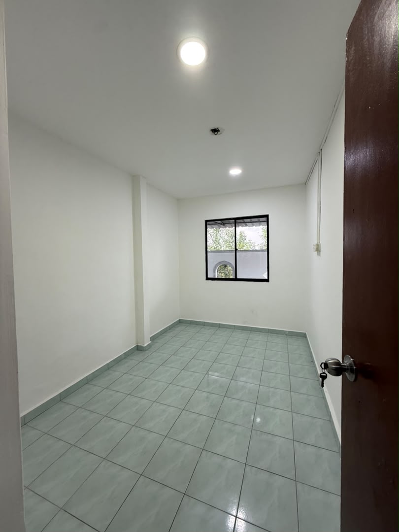 Taman Sutera Double Storey Corner Lot,Jalan Sutra,Saleng,Renovated,Kulai image