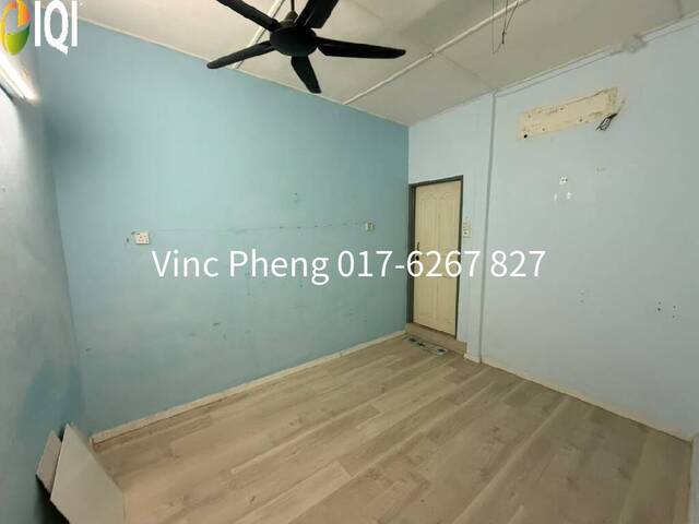 RM360K! RENOVATED FREEHOLD 3BR Terrace @ Taman Kampung Lapan  image
