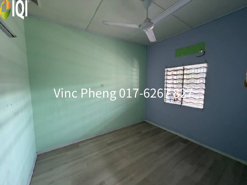 RM360K! RENOVATED FREEHOLD 3BR Terrace @ Taman Kampung Lapan  image
