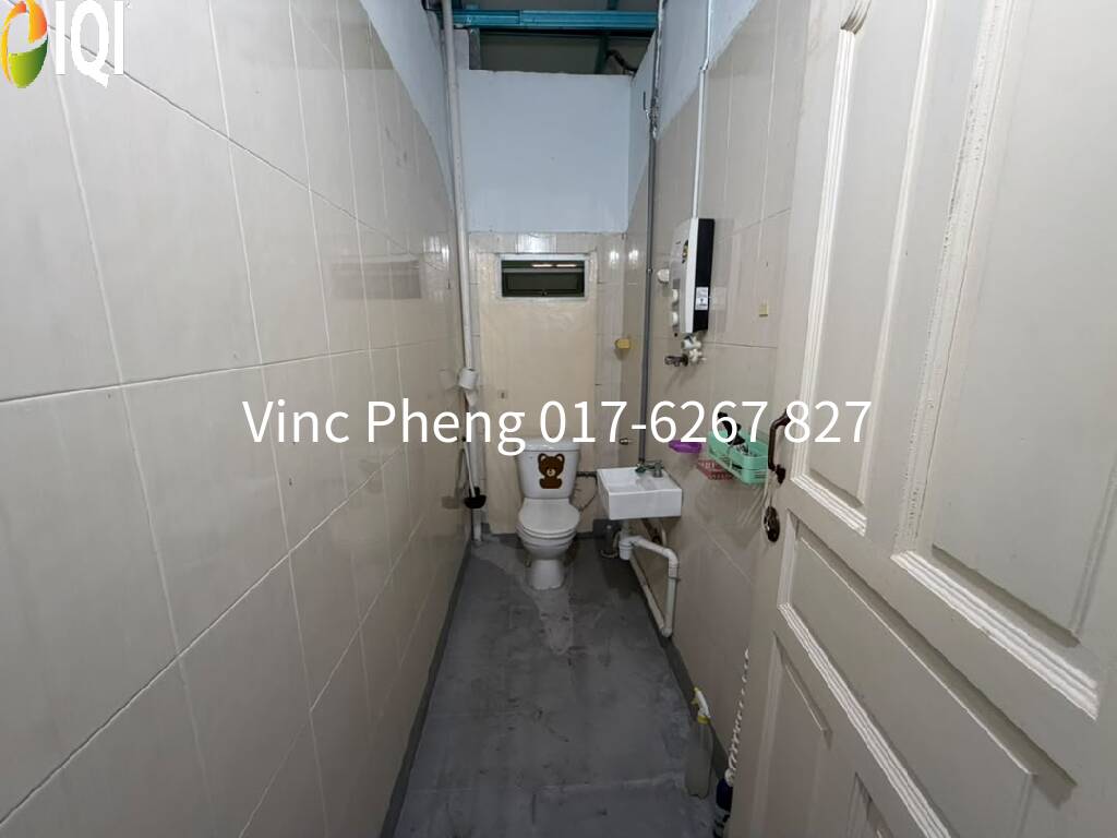 RM360K! RENOVATED FREEHOLD 3BR Terrace @ Taman Kampung Lapan  image