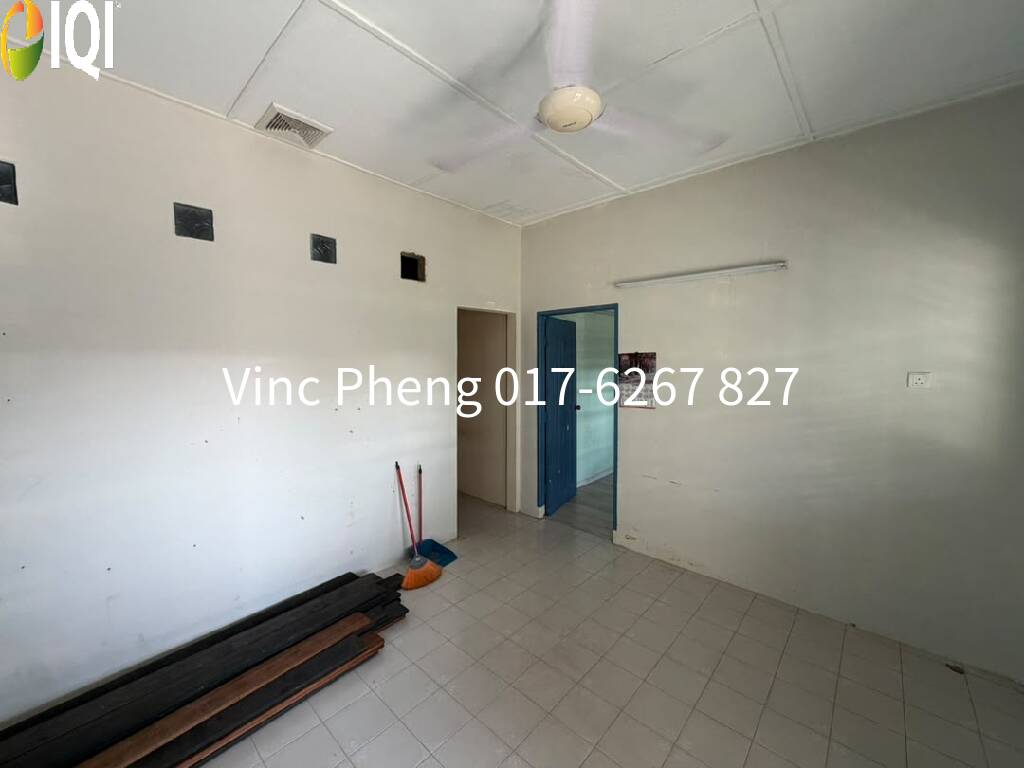 RM360K! RENOVATED FREEHOLD 3BR Terrace @ Taman Kampung Lapan  image