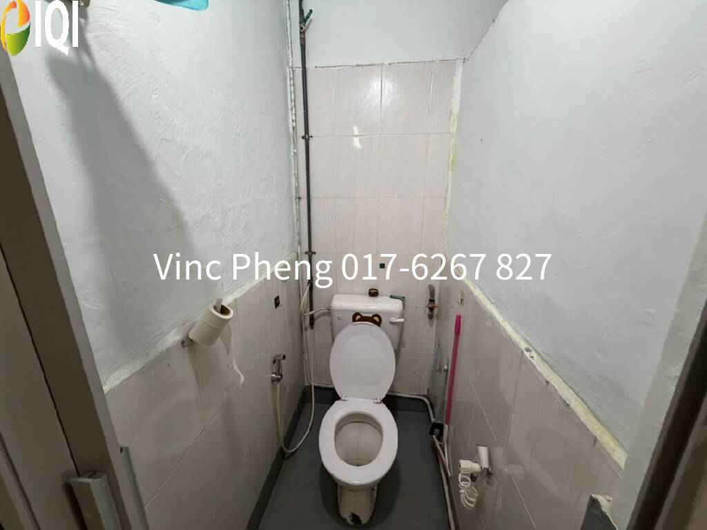 RM360K! RENOVATED FREEHOLD 3BR Terrace @ Taman Kampung Lapan  image