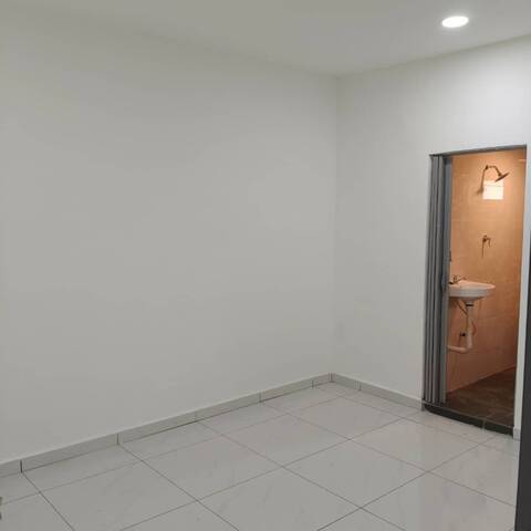 Taman Sri Skudai 1 Sty Low Cost,Jalan Tembaga Kuning,Skudai,Renovated image
