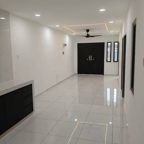 Taman Sri Skudai 1 Sty Low Cost,Jalan Tembaga Kuning,Skudai,Renovated image