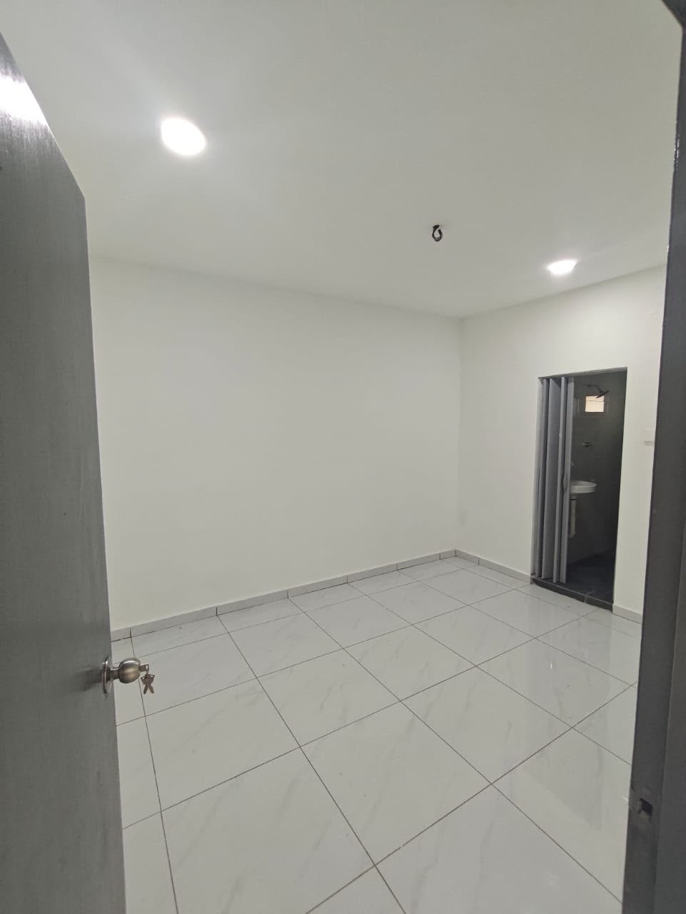 Taman Sri Skudai 1 Sty Low Cost,Jalan Tembaga Kuning,Skudai,Renovated image