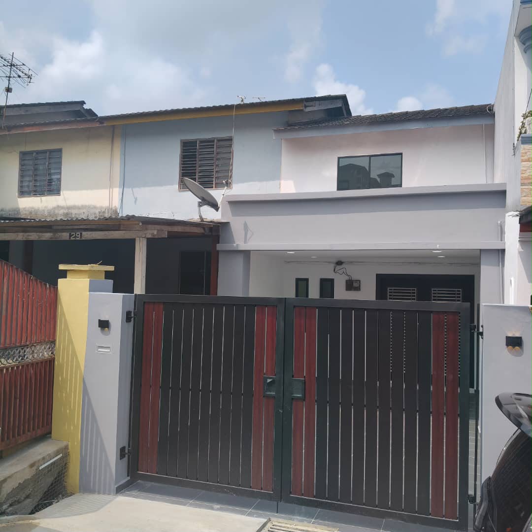 Taman Megah Ria 2 Sty Low Cost,Jalan Bayan,Masai,Renovated,Extend image