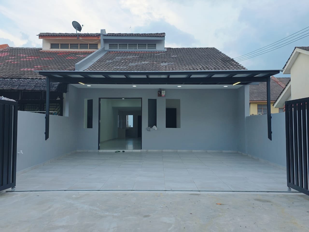 Taman Puteri Wangsa 1 Sty Terrace Endlot,Jalan Keris,Ulu Tiram,Renovated image