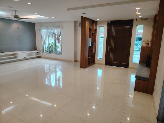 Jalan Suasana, Bandar Tun Hussein Onn image