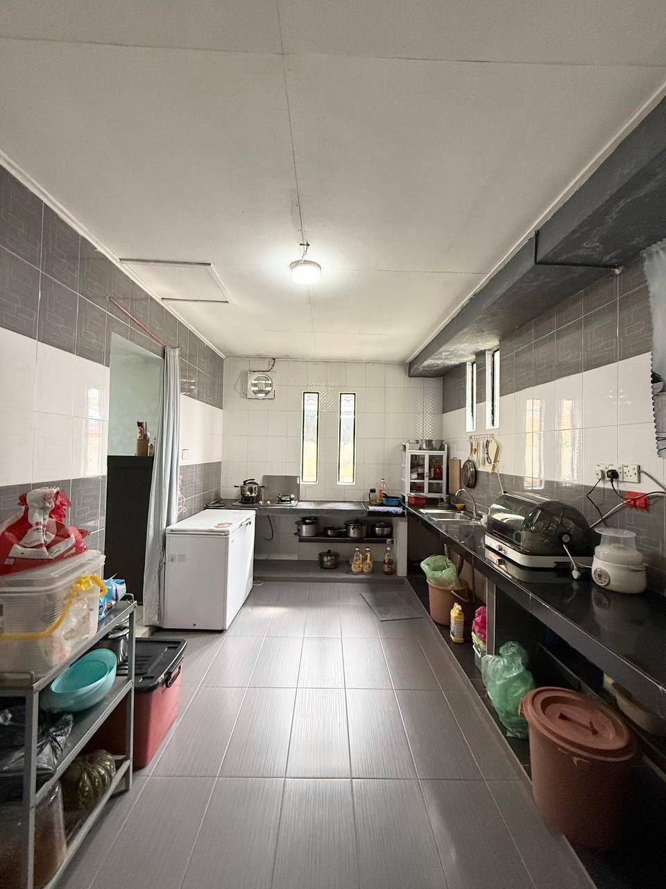 Taman Megah Ria 1.5 Sty Semi D,Jalan Api Api,Masai,Renovated,Extend image