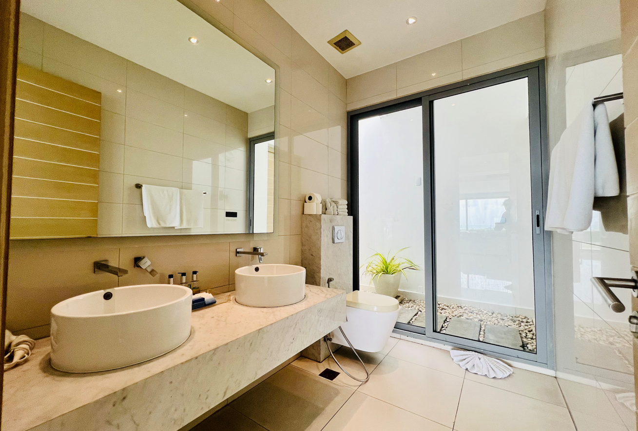 🌊 PRIVATE POOL & PANORAMIC SEA VIEW | 3-BEDROOM RESALE image
