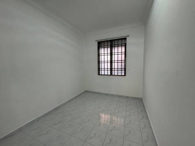 Sri Putra Apartment,Bandar Putra Kulai,Level 1,Full Loan,Ioi Mall