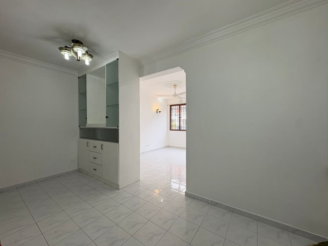 Sri Putra Apartment,Bandar Putra Kulai,Level 1,Full Loan,Ioi Mall image