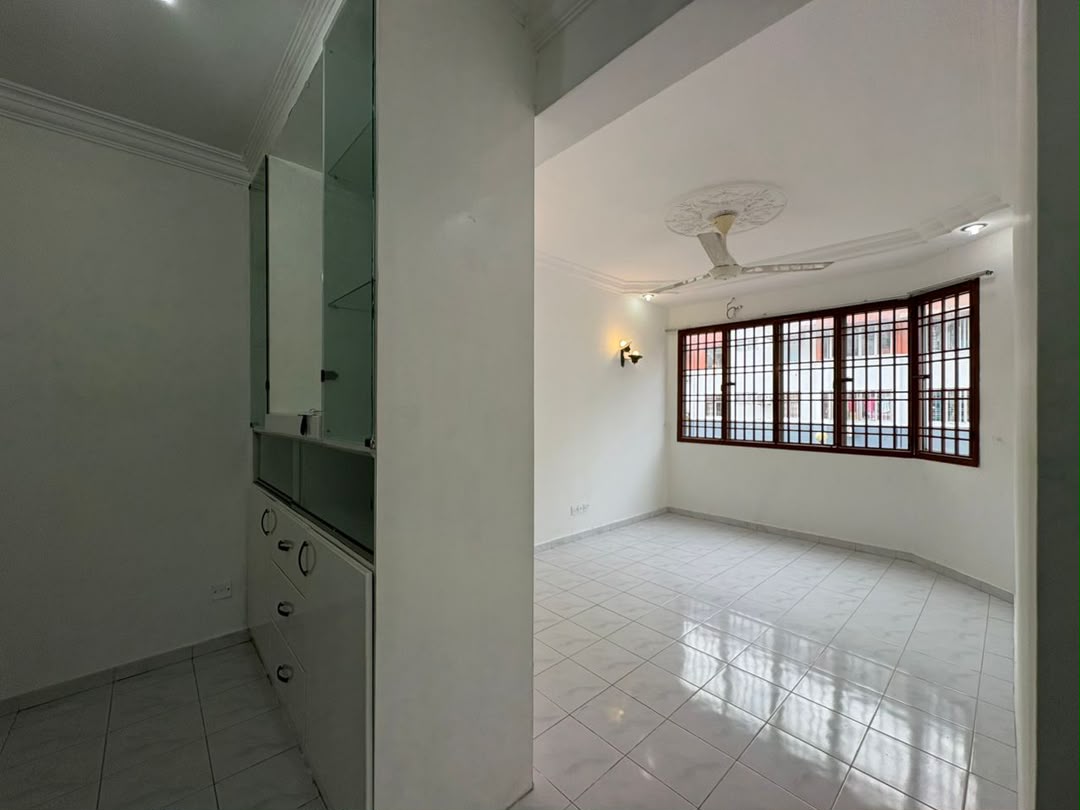 Sri Putra Apartment,Bandar Putra Kulai,Level 1,Full Loan,Ioi Mall image