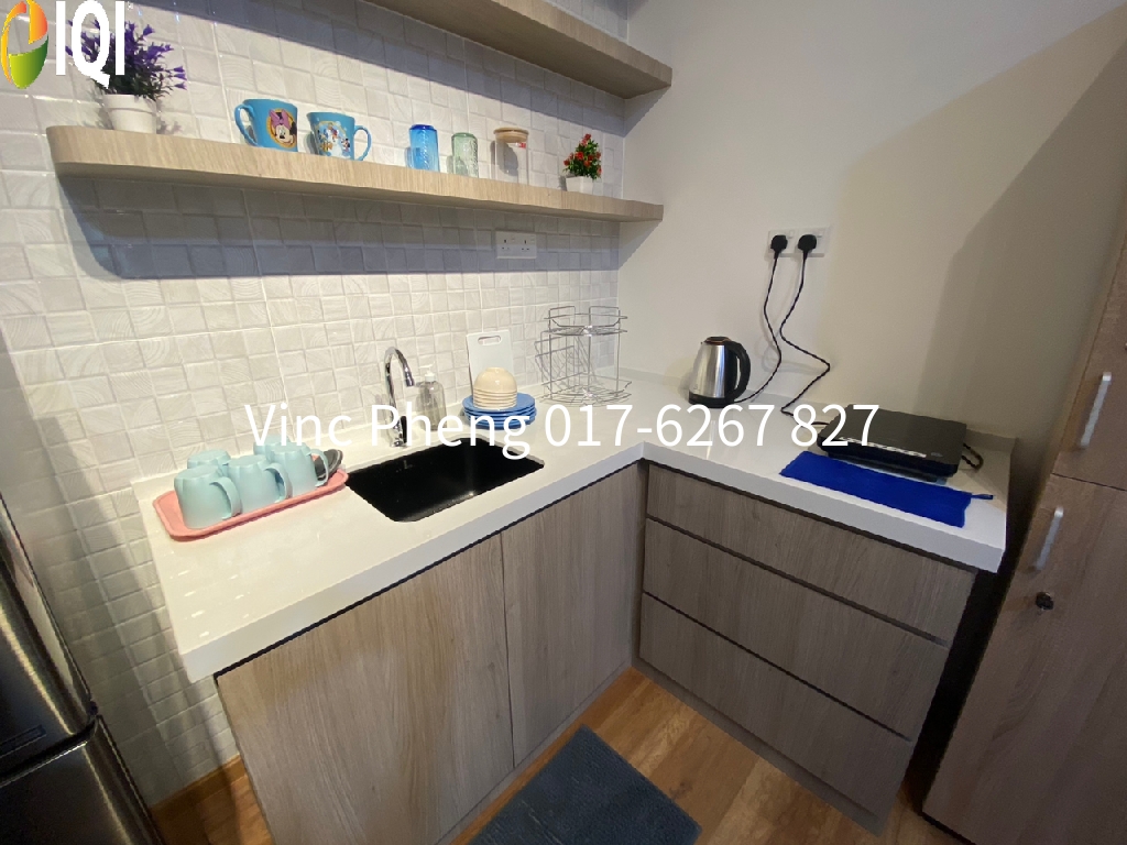 Town Area WELL MAINTAINED Studio Condo @ The Quartz Residence, Bachang image