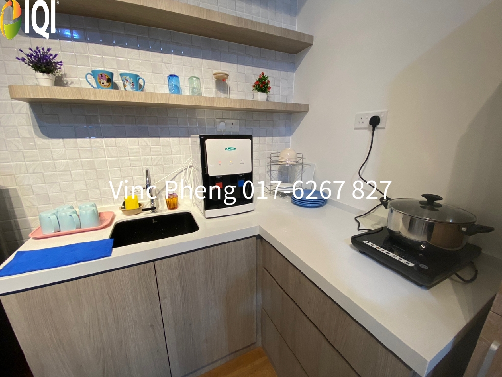 Town Area WELL MAINTAINED Studio Condo @ The Quartz Residence, Bachang image
