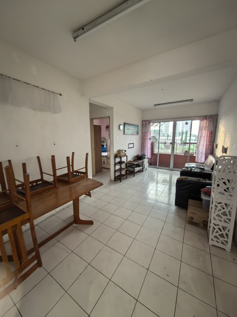 Putri Bahang Apartment image