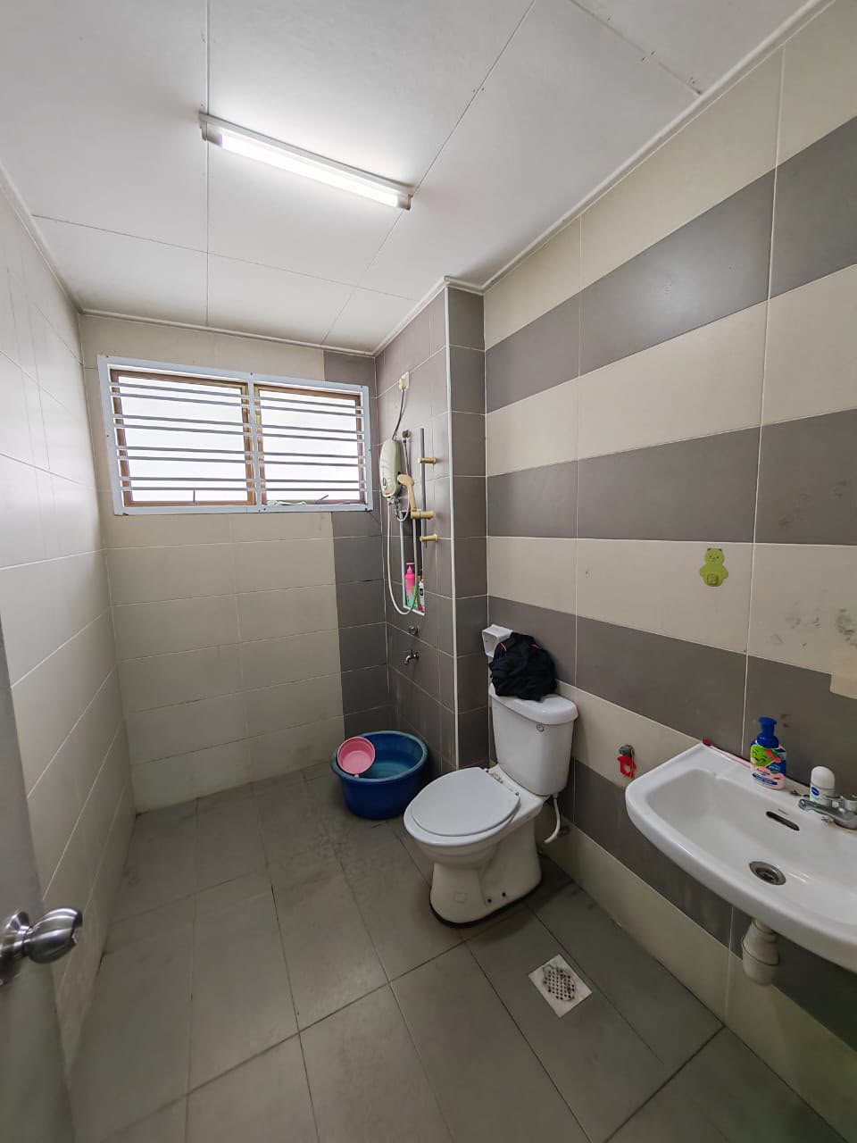 Bandar Tiram 2 Sty Terrace,Jalan Tiram,Ulu Tiram,Renovated,Full Loan image