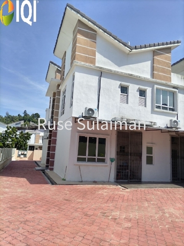 Semi-D Greenhill Residence image