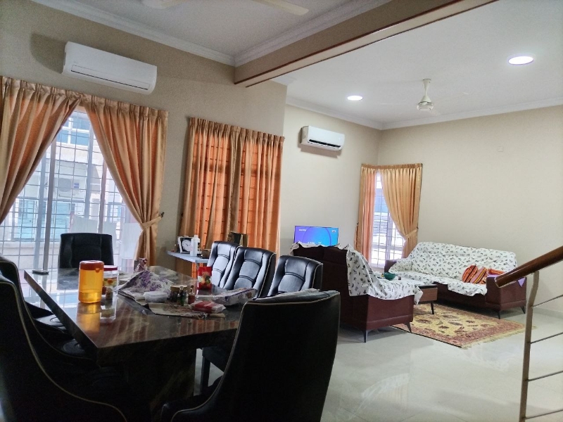 Semi-D Greenhill Residence image