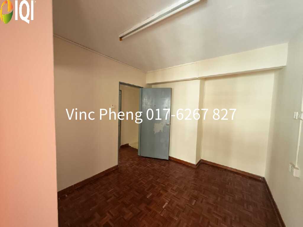 RM800 ONLY! Duplex 3R 3B Apartment For Rent @ Kota Laksamana image