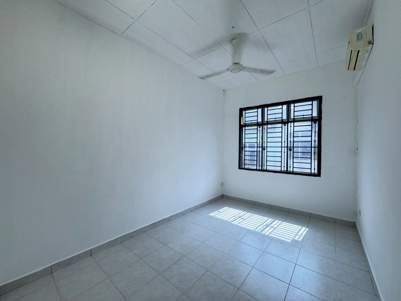 Taman Bestari Indah Single Storey Terrace,Renovated,Ulu Tiram image
