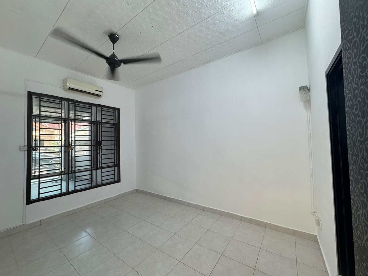 Taman Bestari Indah Single Storey Terrace,Renovated,Ulu Tiram image