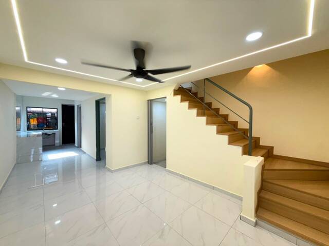 Bandar Baru Permas Jaya 2 Sty Low Cost,Renovated,Unblock View,Extend image
