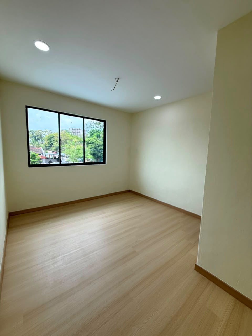 Bandar Baru Permas Jaya 2 Sty Low Cost,Renovated,Unblock View,Extend image