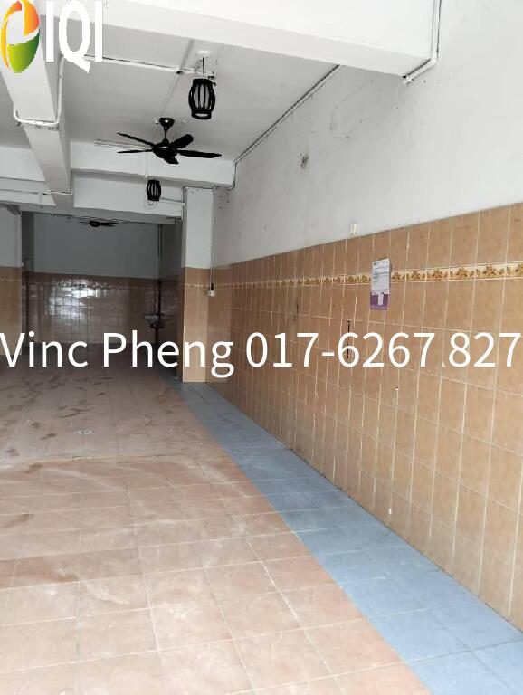 SPACIOUS MAIN ROAD Ground Floor Shoplot For Rent @ Merlimau image