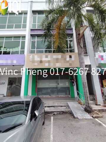 PRIME LOCATION 3-Storey Shoplot @ Cheng Utama image