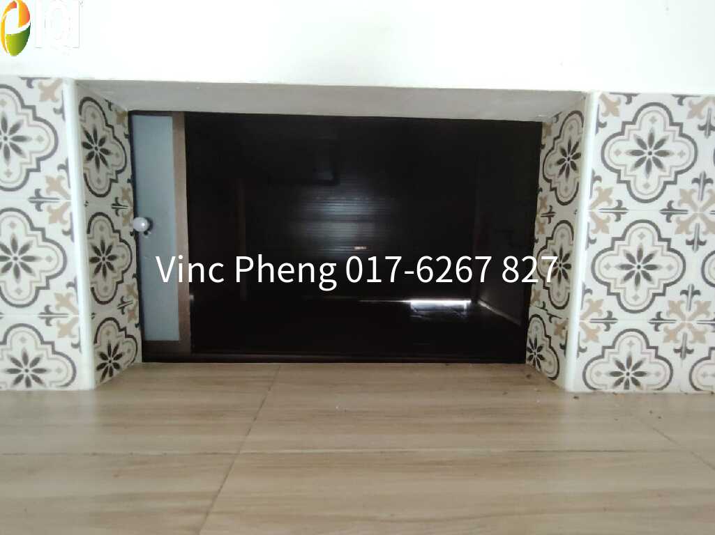 PRIME LOCATION 3-Storey Shoplot @ Cheng Utama image