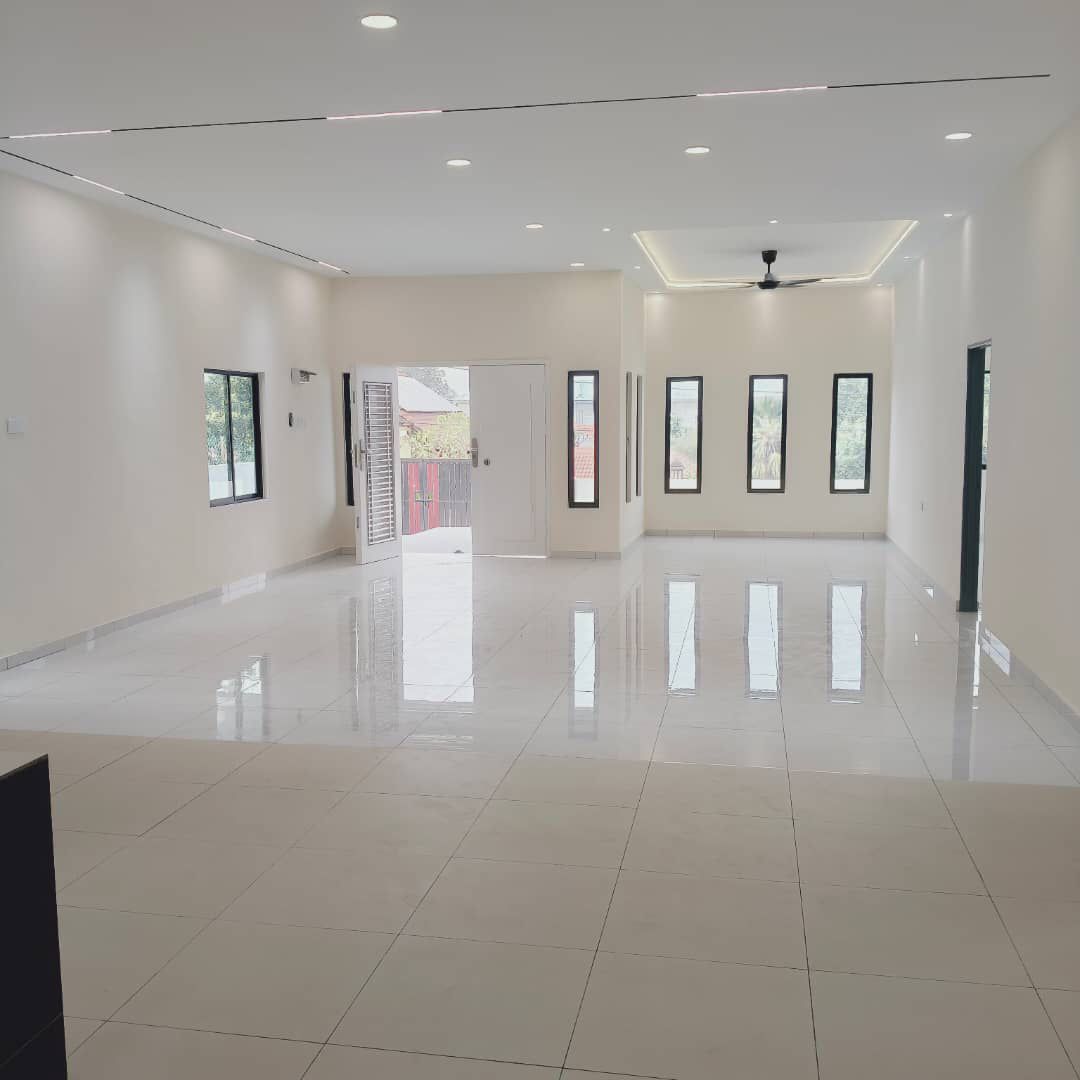 Larkin 1 Sty Bungalow,Jb Town,Jalan Tani,Johor Bahru,Renovated,Extend image