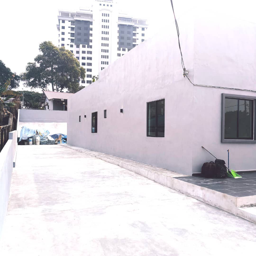 Larkin 1 Sty Bungalow,Jb Town,Jalan Tani,Johor Bahru,Renovated,Extend image