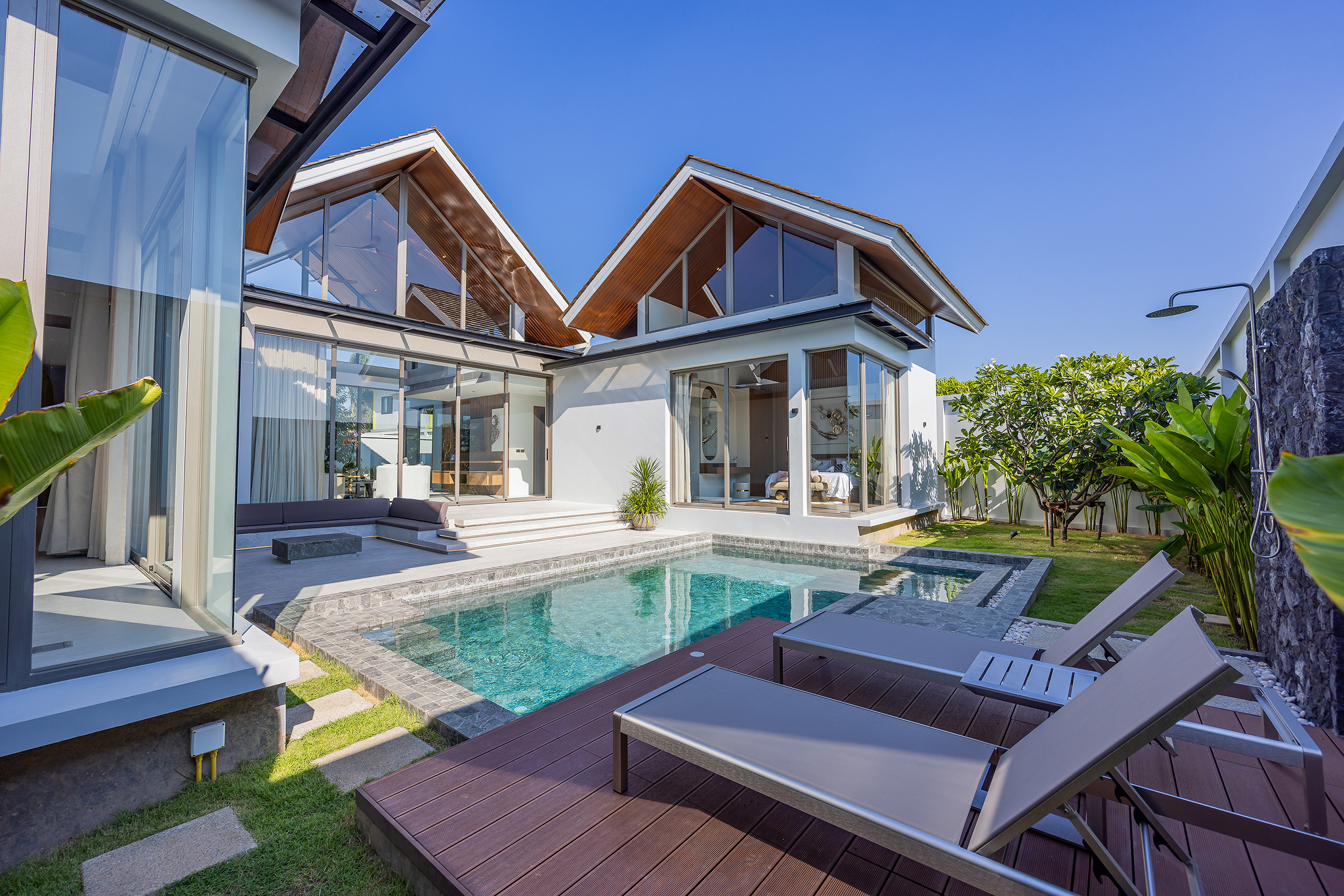 TROPICAL LUXURY LIVING IN PHUKET image