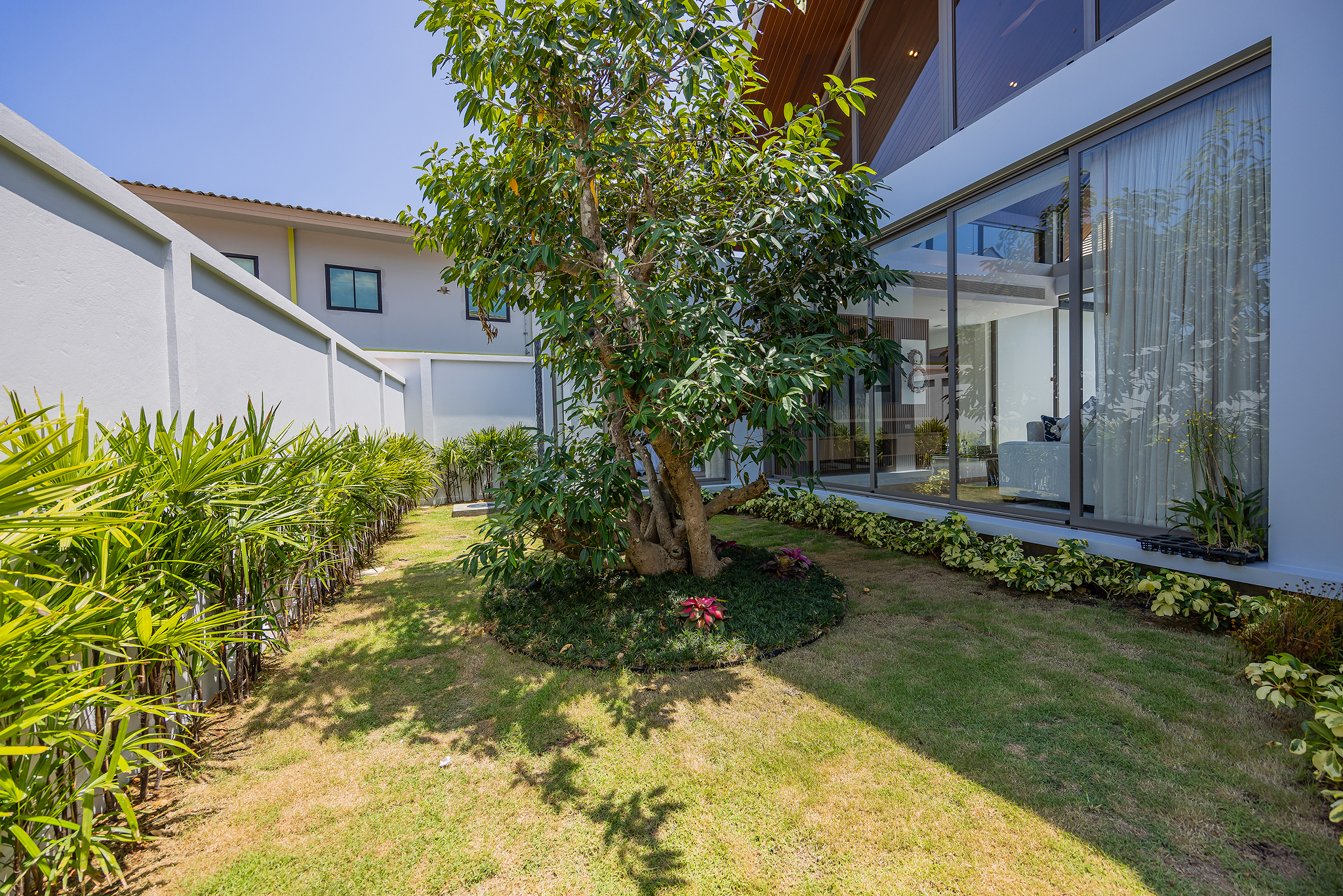 TROPICAL LUXURY LIVING IN PHUKET image