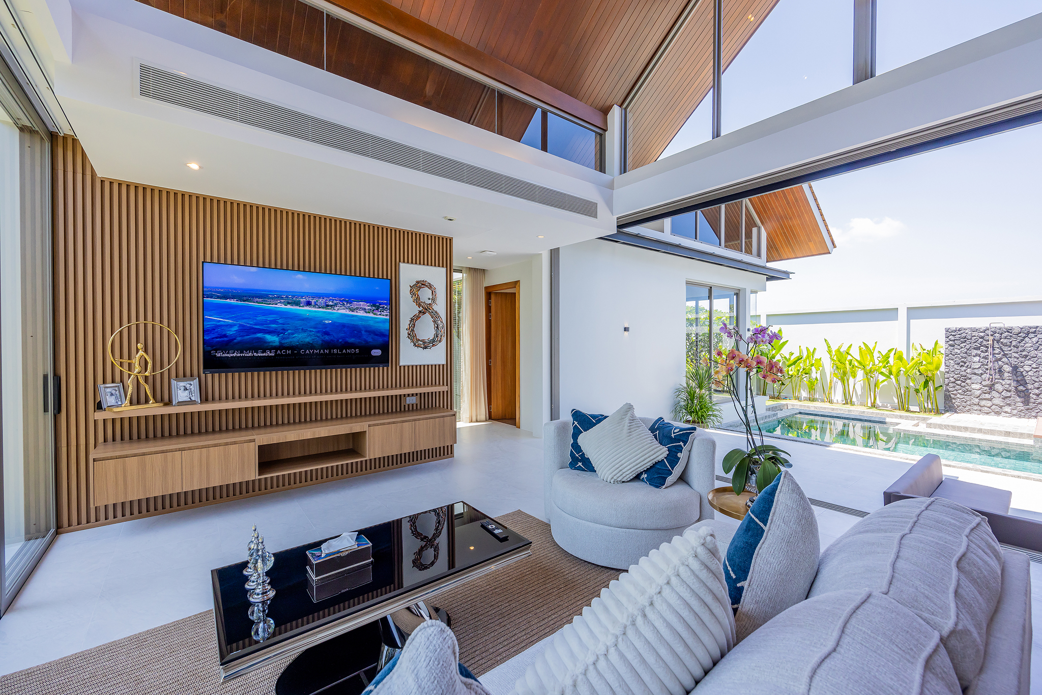 TROPICAL LUXURY LIVING IN PHUKET image