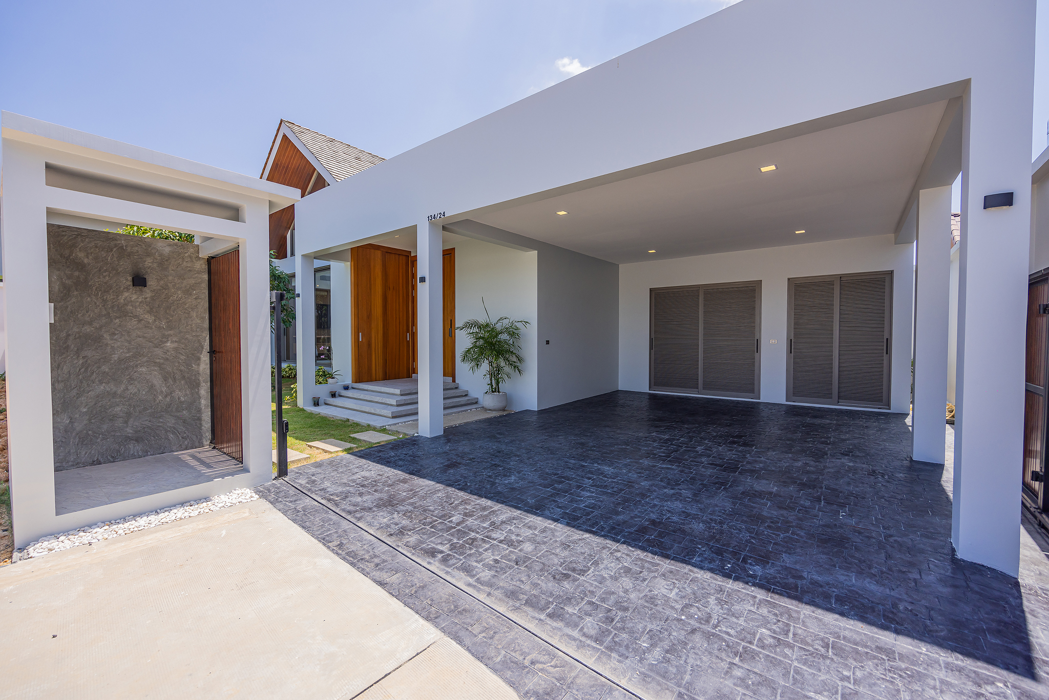 TROPICAL LUXURY LIVING IN PHUKET image